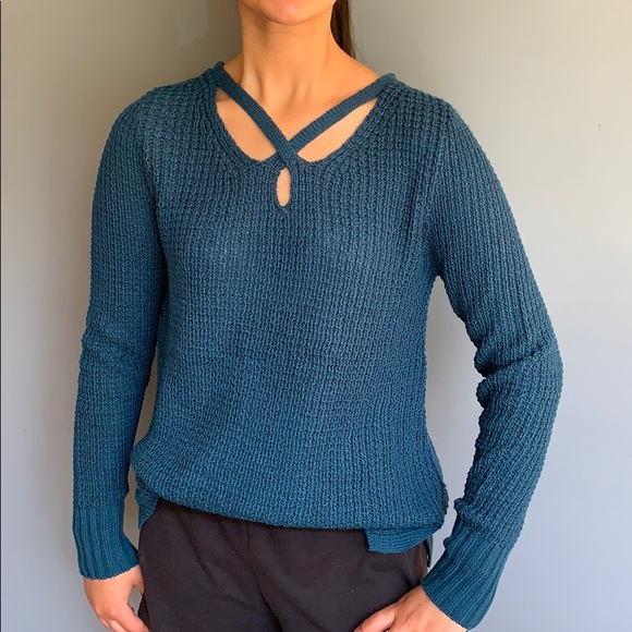 Sweater - Picture 1 of 3